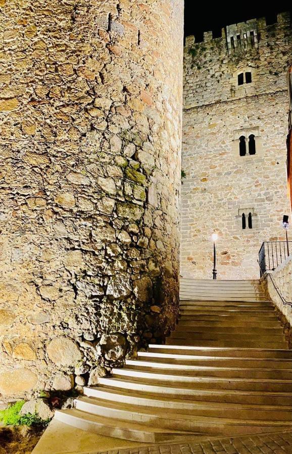 Hostal El Castillo Arenas de San Pedro Luaran gambar