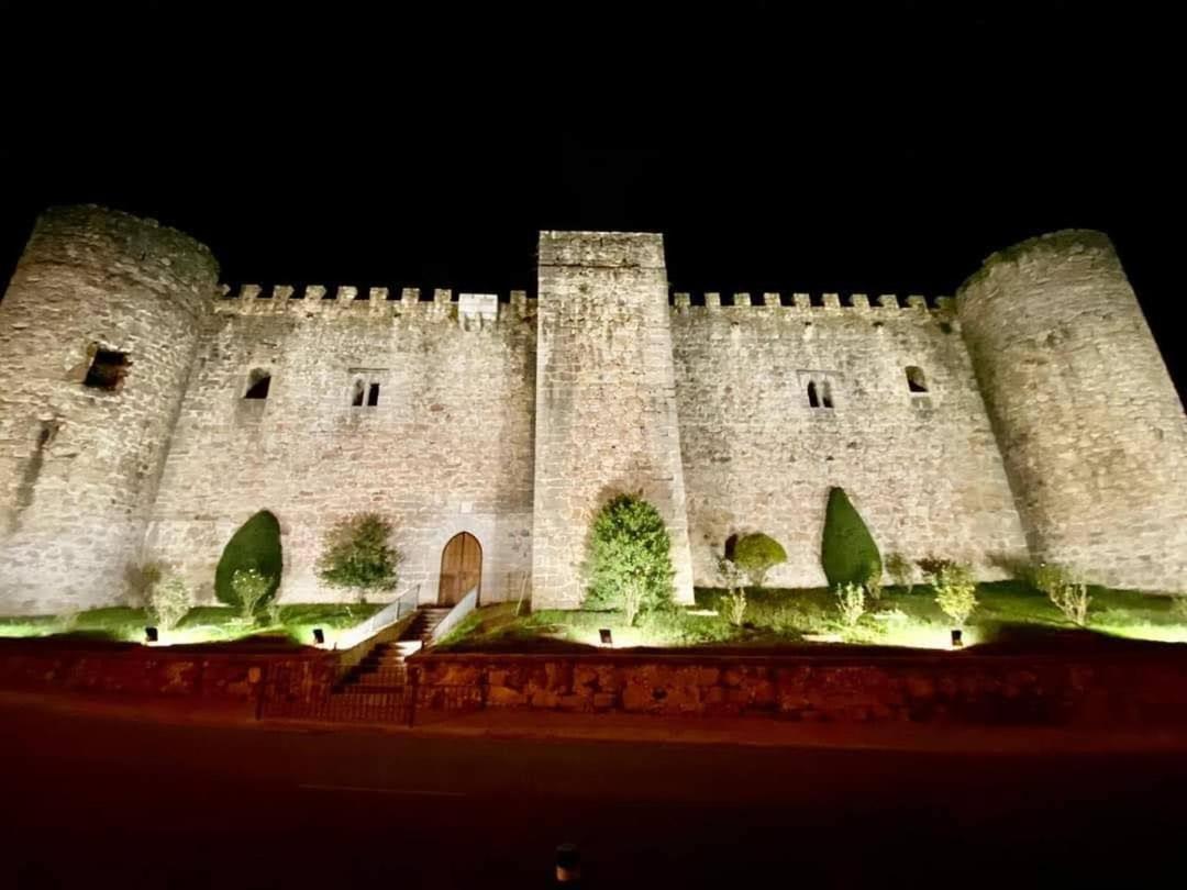 Hostal El Castillo Arenas de San Pedro Luaran gambar